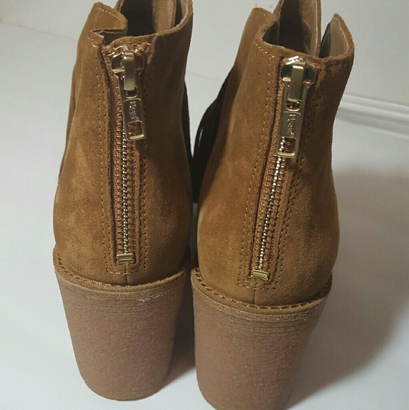 Ugg Ankle Boots sz 7 - Picture 4 of 6